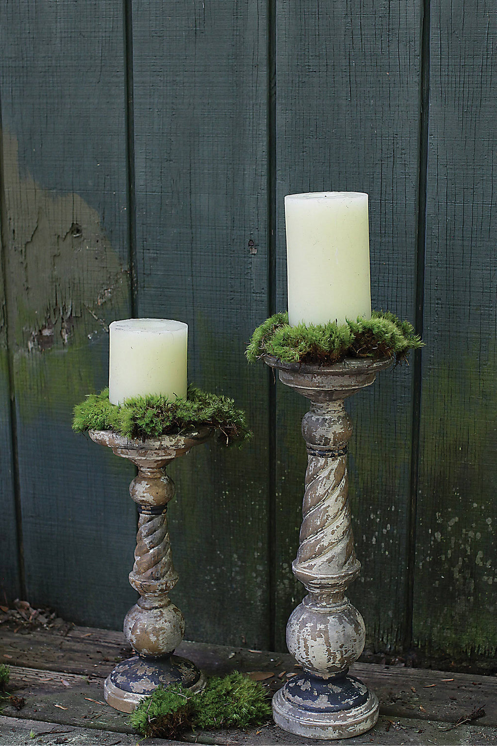 Distressed Black Turned Wood Pillar Candleholder Z817
