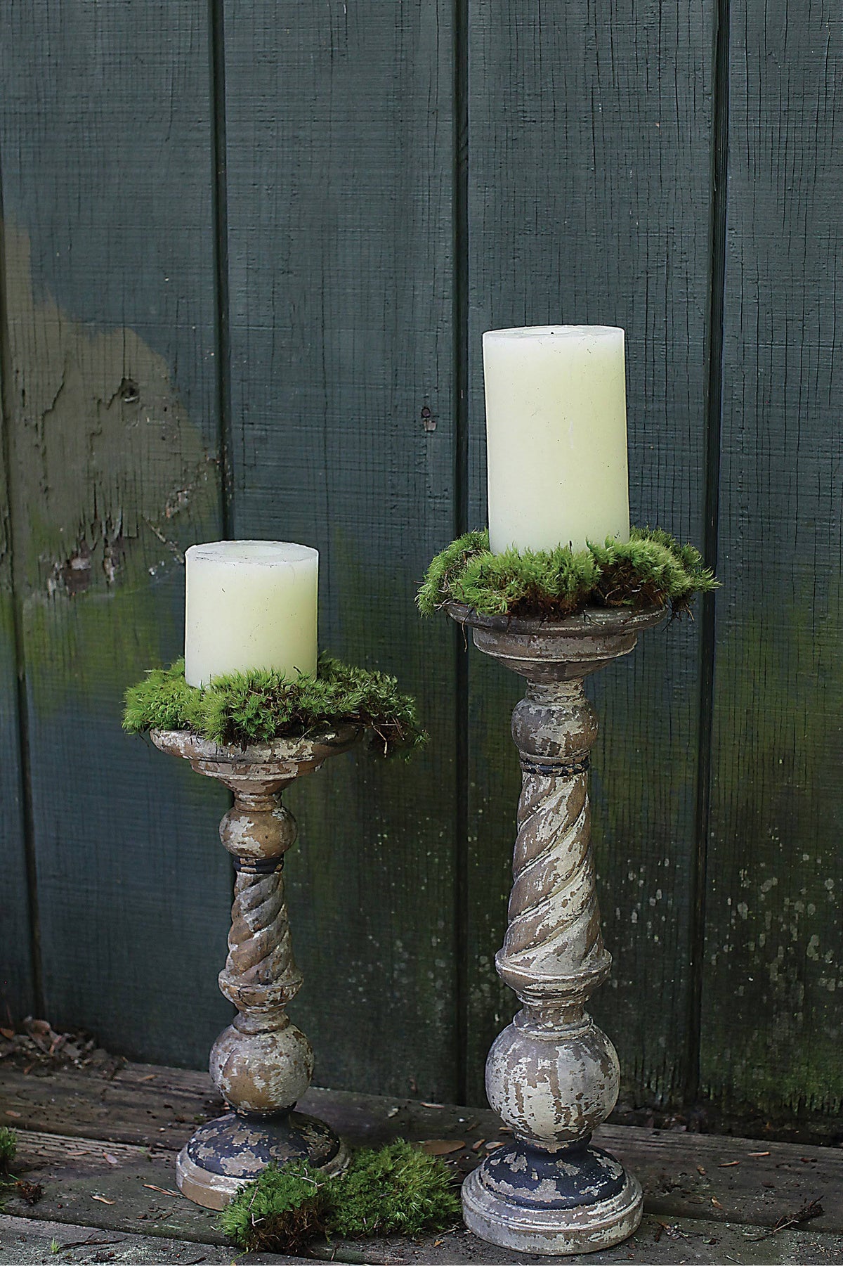 Distressed Black Turned Wood Pillar Candleholder Z817
