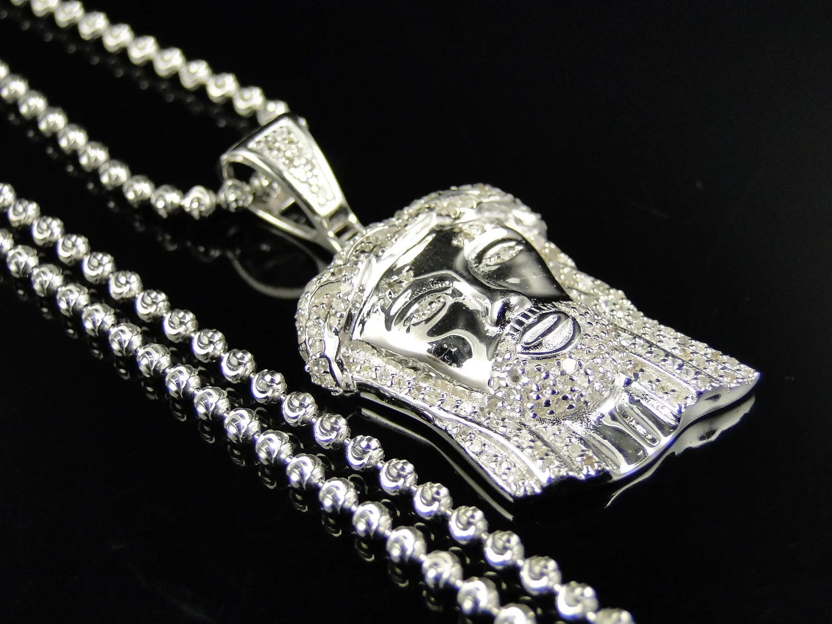 White Gold Finish Jesus Piece Pendant And Chain Z5243