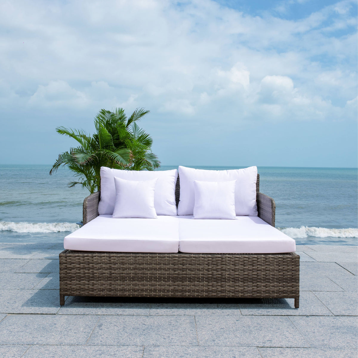 Grey and White Daybed Q181