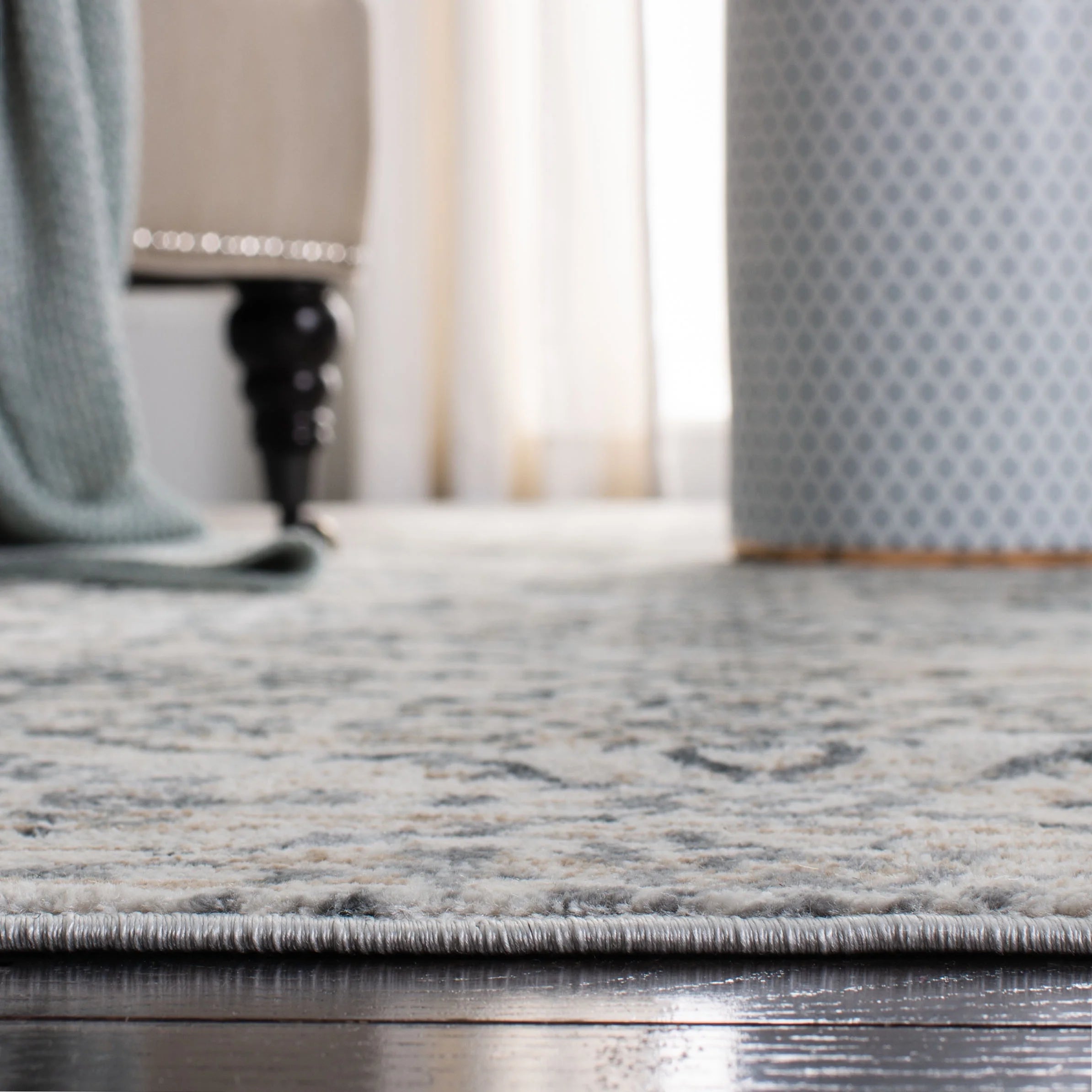 Geometric Floral Area Rug, Cream/Grey, 5'3" x 7'7" G537