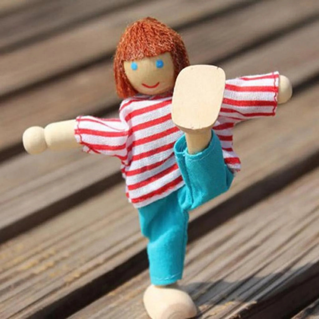 Flexible Wooden Dolls Family of 4 A925