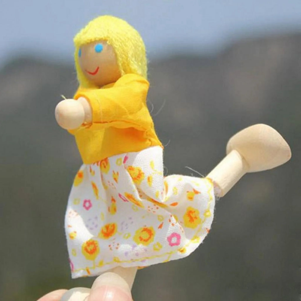 Flexible Wooden Dolls Family of 4 A925